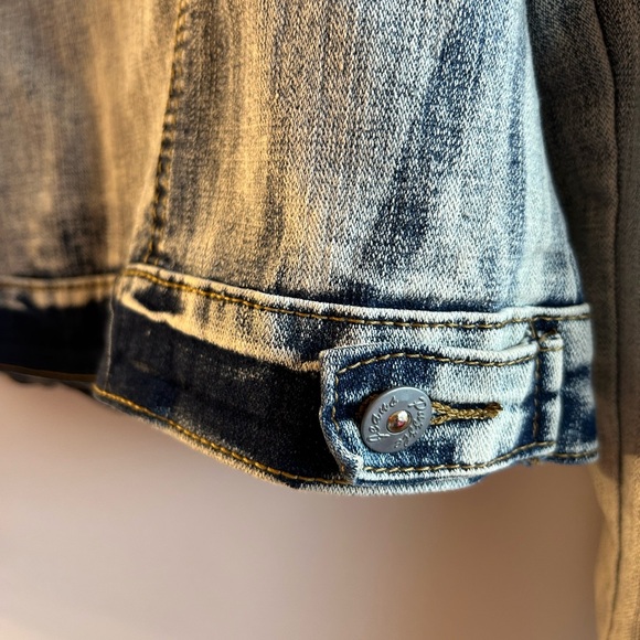PUZZLE JEANS WEAR LIGHT WASH DENIM WOMEN’S TRUCKER STYLE JACKET SIZE XL - Picture 5 of 11